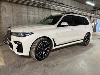 2021 BMW X7 40i I (G07), белый, 9190000 рублей, вид 3