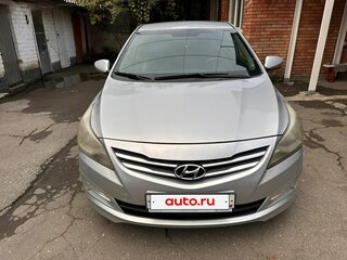 2015 Hyundai Solaris I Рестайлинг, серебристый, 630000 рублей, вид 1