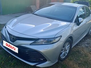 2019 Toyota Camry VIII (XV70), серебристый, 2850000 рублей, вид 3