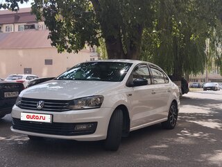 2017 Volkswagen Polo V Рестайлинг, белый, 890000 рублей, вид 2