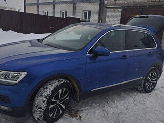 2019 Volkswagen Tiguan II, синий, 2747000 рублей, вид 3