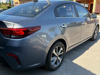 2019 Kia Rio IV, серый, 1550000 рублей, вид 4