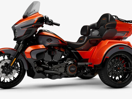 2026 Harley-Davidson CVO Tri Glide, красный, 7950000 рублей, вид 3