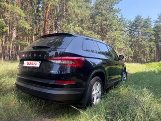2021 Skoda Kodiaq I, чёрный, 2250000 рублей, вид 4