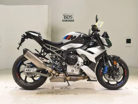 2025 BMW M 1000 R, серебристый, 2900000 рублей, вид 2