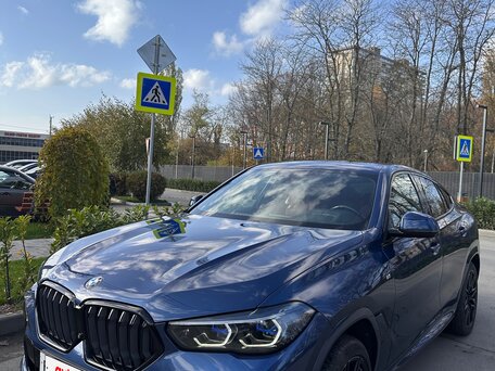 2021 BMW X6 40i III (G06), синий, 8350000 рублей, вид 1