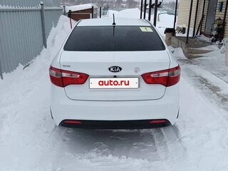 2014 Kia Rio 4-speed III, белый, 840000 рублей, вид 3