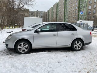 2010 Volkswagen Jetta V, серебристый, 550000 рублей, вид 5