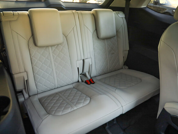 2023 Audi Q6 50 TFSI, чёрный, 6299777 рублей - вид 29