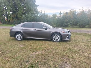 2021 Toyota Camry US Market VIII (XV70) Рестайлинг, серый, 3302800 рублей, вид 4