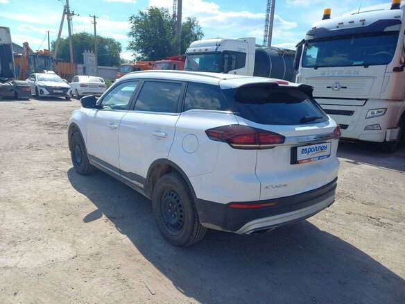 2024 Geely Atlas Pro, белый, 1500000 рублей - вид 3