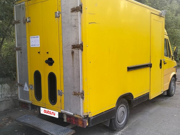 1995 Mercedes-Benz T1, жёлтый, 750000 рублей - вид 3
