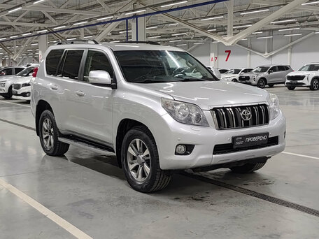 2011 Toyota Land Cruiser Prado 150 Series, серебристый, 2200000 рублей, вид 3