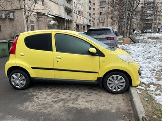 2007 Peugeot 107 I, жёлтый, 220000 рублей, вид 2