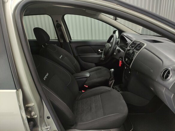 2016 Renault Sandero Stepway II, бежевый, 950000 рублей - вид 8
