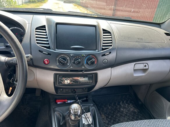 2011 Mitsubishi L200 IV, серебристый, 1450000 рублей - вид 9