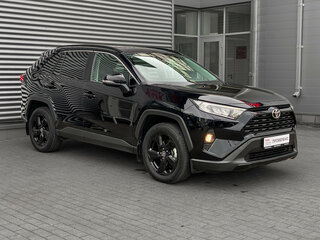 2022 Toyota RAV4 V (XA50), чёрный, 3499000 рублей, вид 3