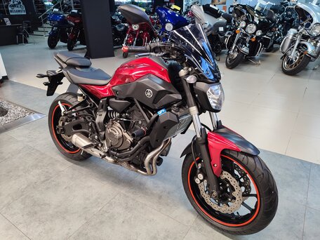 2016 Yamaha MT-07 (FZ-07), красный, 650000 рублей, вид 5