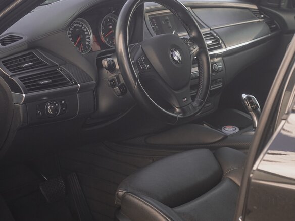 2013 BMW X6 M I (E71) Рестайлинг, чёрный, 2700000 рублей - вид 7