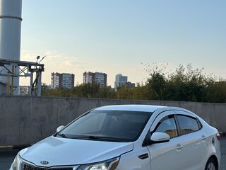 2012 Kia Rio 5-speed III, белый, 385000 рублей, вид 1
