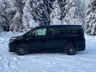 2017 Toyota Voxy III (R80), чёрный, 1800000 рублей, вид 5