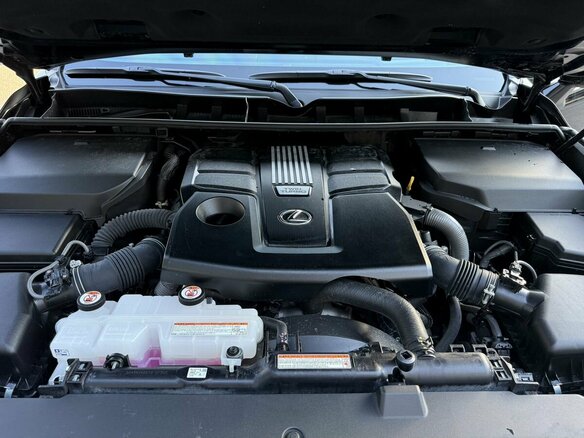 2025 Lexus LX 600 IV, чёрный - вид 16