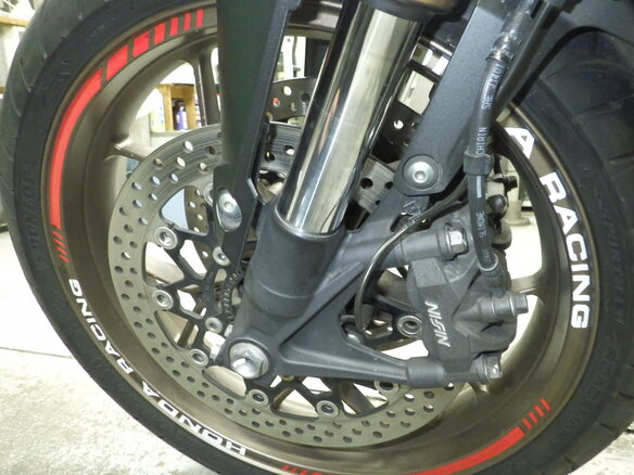 2020 Honda CB 650R, красный - вид 11