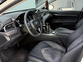 2022 Toyota Camry VIII (XV70) Рестайлинг, белый, 2920000 рублей, вид 5