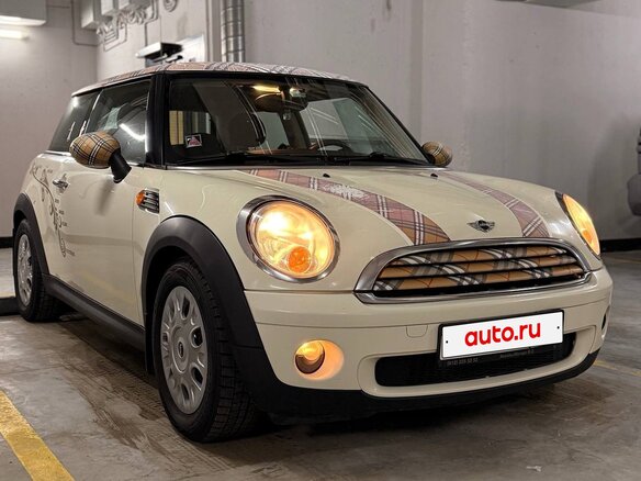 2010 Mini Hatch One II (R56) Рестайлинг, белый, 750000 рублей