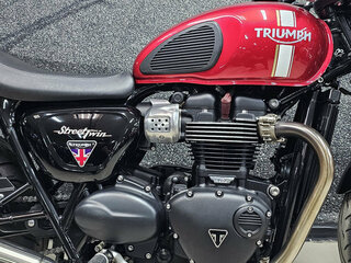 2016 Triumph Street Twin, красный, 639000 рублей, вид 3
