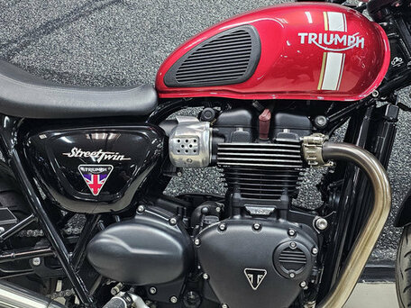 2016 Triumph Street Twin, красный, 639000 рублей, вид 3
