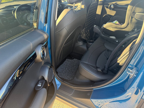 2021 Mini Hatch Cooper S III (F55/F56) Рестайлинг 2, синий, 2990000 рублей - вид 11