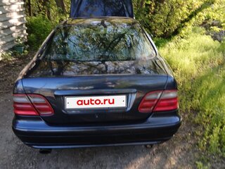 2000 Mercedes-Benz CLK-Класс 200 I (W208) Рестайлинг, синий, 500000 рублей, вид 1