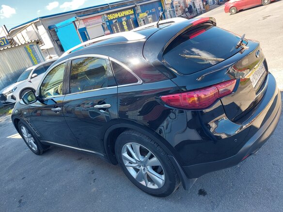 2015 Infiniti QX70, чёрный, 2800000 рублей - вид 3