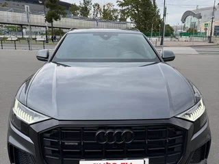 2023 Audi Q8 45 TDI I (4M), серый, 11650000 рублей, вид 3