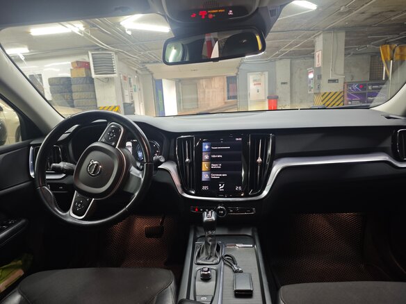 2019 Volvo V60 II, серый, 1800000 рублей - вид 12
