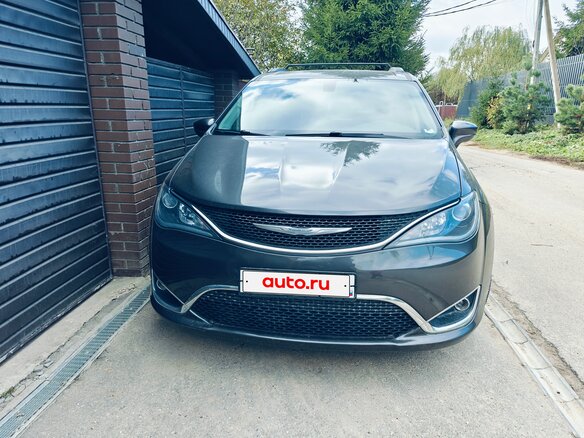 2017 Chrysler Pacifica RU, серый - вид 3