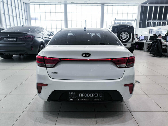 2020 Kia Rio IV, белый, 1220000 рублей - вид 5