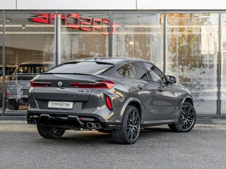2022 BMW X6 M Competition III (F96), серый, 11025000 рублей, вид 4