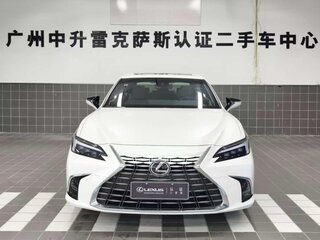 2026 Lexus ES 200 VII Рестайлинг 2, белый, 5666666 рублей, вид 2