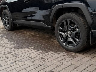 2024 Toyota RAV4 V (XA50), чёрный, 5200000 рублей, вид 4