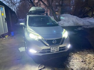 2017 Nissan Note II Рестайлинг, серебристый, 1099000 рублей, вид 3
