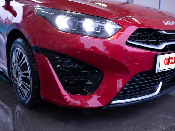 2021 Kia Ceed III Рестайлинг, красный, 2420000 рублей - вид 16