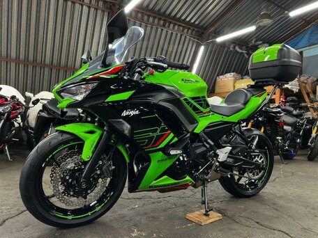 2023 Kawasaki Ninja 650, зелёный, 880000 рублей, вид 2