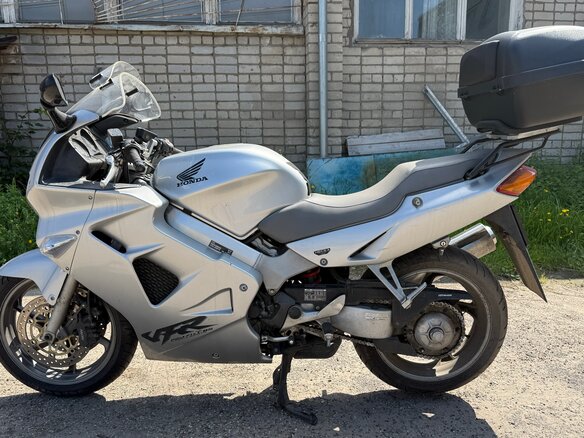2001 Honda VFR 800, серебристый, 550000 рублей - вид 1