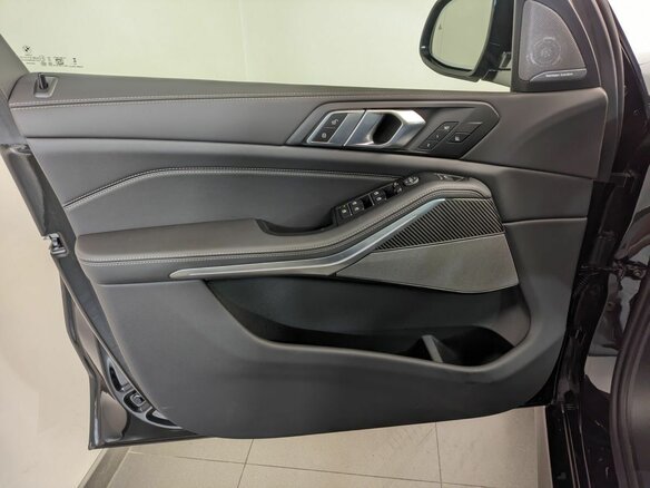 2025 BMW X5 40i IV (G05/G18) Рестайлинг, чёрный, 14990000 рублей - вид 6