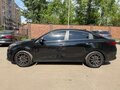 2021 Kia Rio IV Рестайлинг, чёрный, 1700000 рублей - вид 4