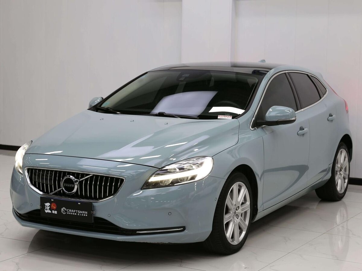 Открыть фотографии: Volvo V40 II Рестайлинг