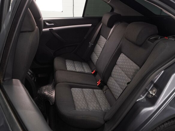 2011 Skoda Octavia II (A5) Рестайлинг, серый, 579000 рублей - вид 8