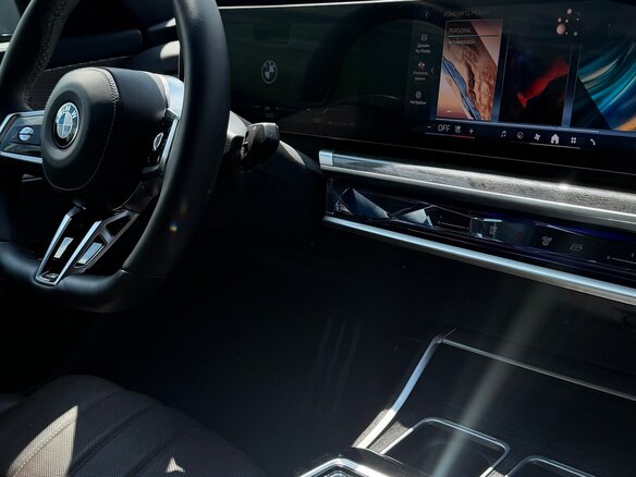 2023 BMW 7 серии 740d xDrive VII (G70), серый, 15700000 рублей - вид 9
